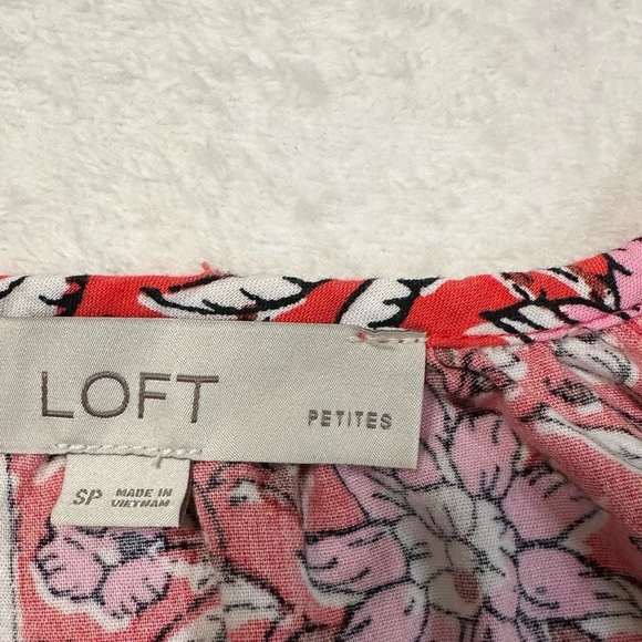 LOFT Red and White Boho Preppy Floral Tiered Ruffled Midi Dress with V-Neck - Picture 13 of 14